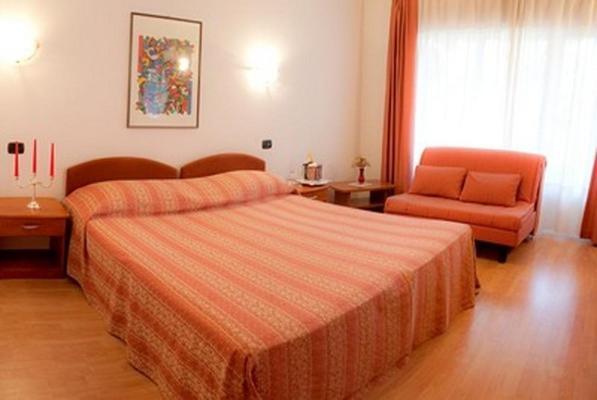 Hotel Makin Novigrad Istria Zimmer foto